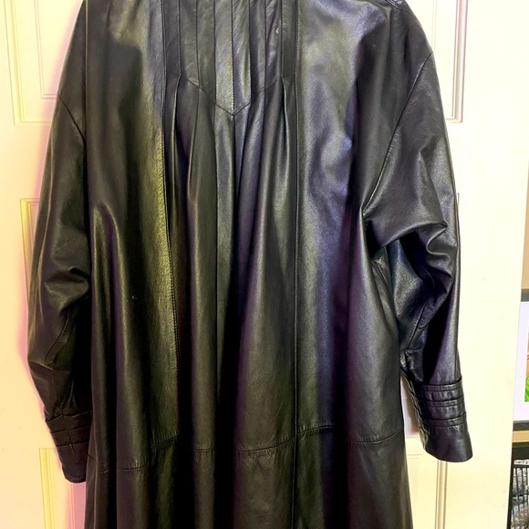 Maxi Length soft Leather Coat - Picture 7 of 8